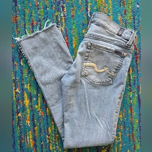 7‎ For All Mankind Straight Leg Size 27 X 28L Raw Hem Lt Blue Jeans
